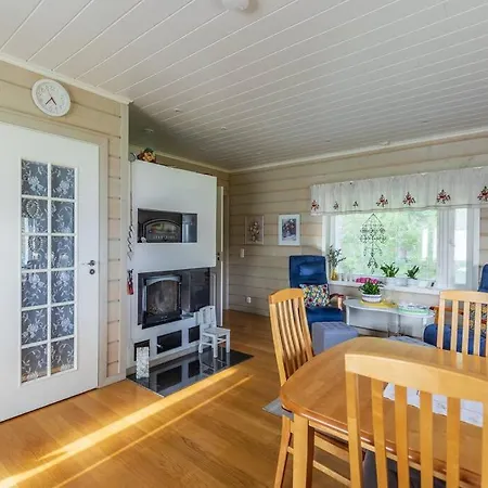 别墅 Majestic 3 Bedroom With Sauna 罗瓦涅米